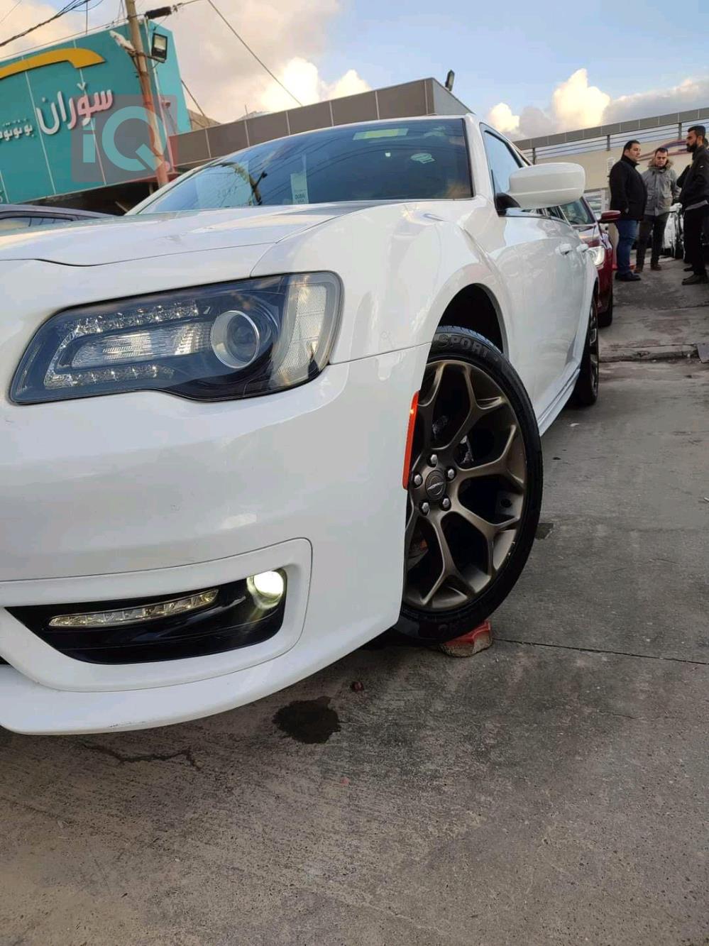 کرایسلەر 300